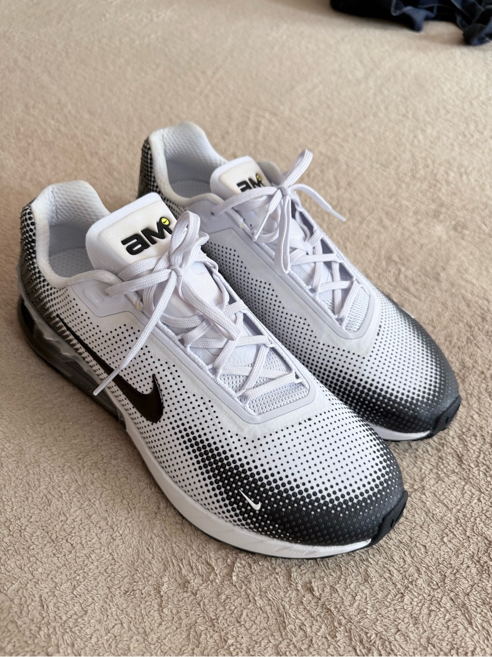 Nike Air Max Phoenix - Size 10